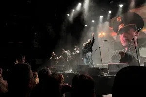 «Калина Красная» отметила 25-летие фильма «ДМБ» на праздничном концерте