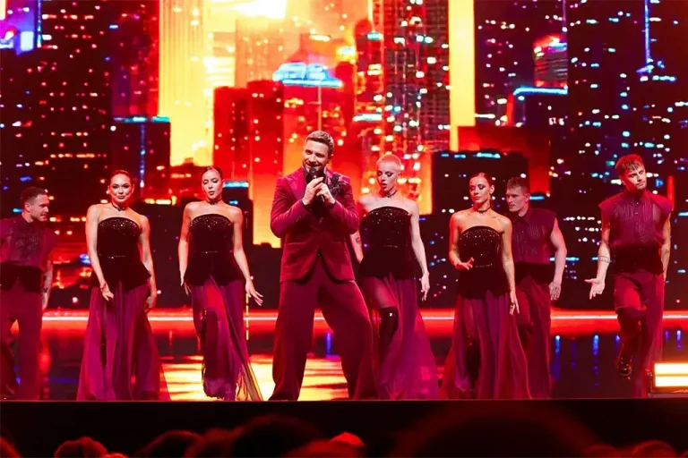 «Золотой Граммофон» собрал звёзд российской сцены в Ледовом дворце Санкт-Петербурга