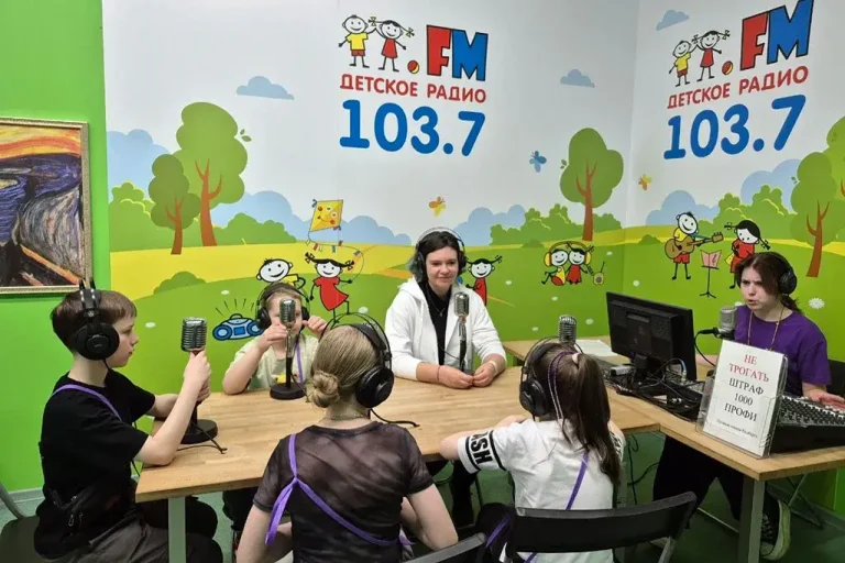 Детское радио провело семейный праздник в «КидБурге» Санкт-Петербурга