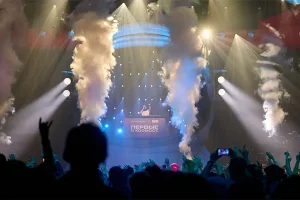 DFM и Роскосмос провели Cosmo Night — шоу о прошлом и будущем космонавтики