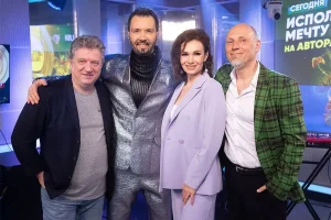 «Много денег на Авторадио. Счастливый сезон»: радиостанция закроет автокредит москвички