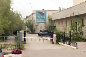 Ведущего радио «Вести Саха» оштрафовали за нападение на продавщицу