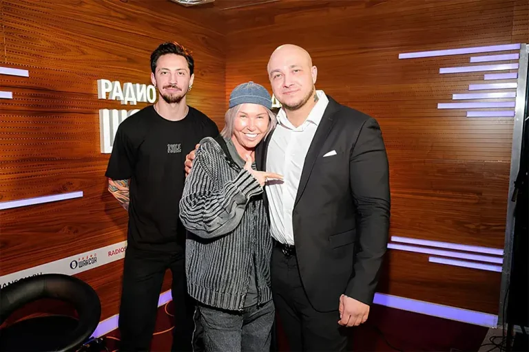 Холла впервые выступил в программе «Живая струна» на «Радио Шансон»