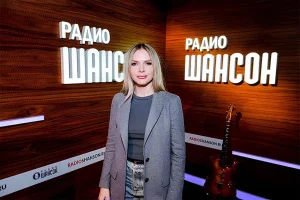 Юлия Михальчик представила премьеру в эфире «Радио Шансон»