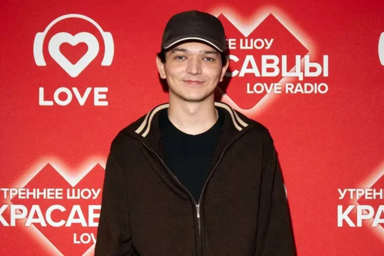 AKMAL’ представил на Love Radio новую песню «Любовная»