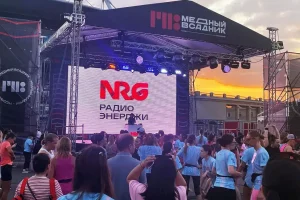 Радио ЭНЕРДЖИ поддержало забег «Медный всадник» в Санкт-Петербурге