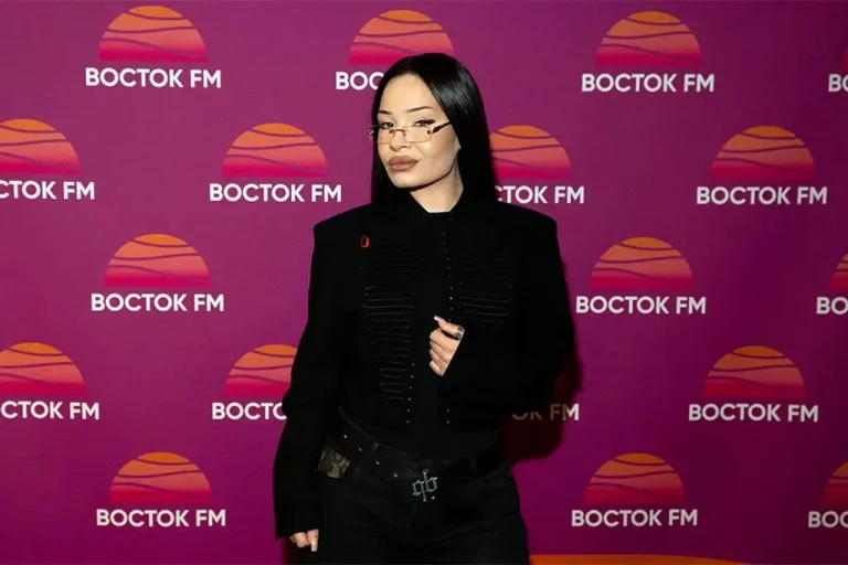 Kiliana на «Восток FM»: от каверов в соцсетях до хитов и признания Forbes