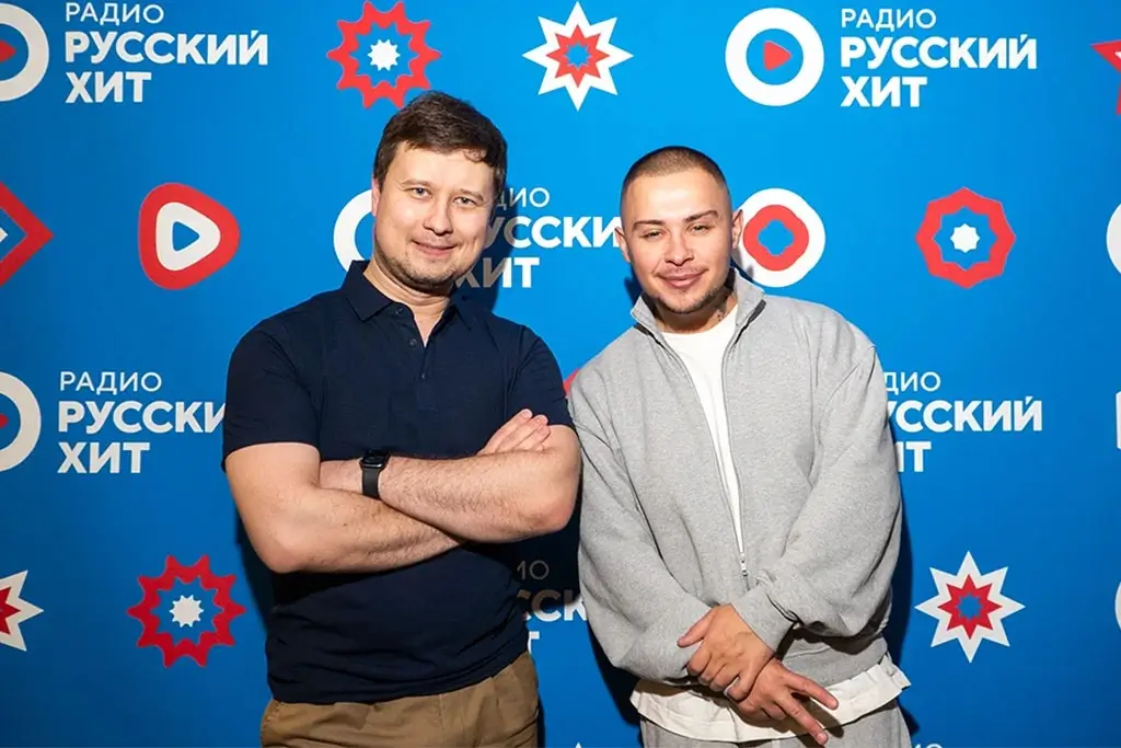 LYRIQ рассказал на «Русском Хите» о первом сольном туре и работе с Zivert