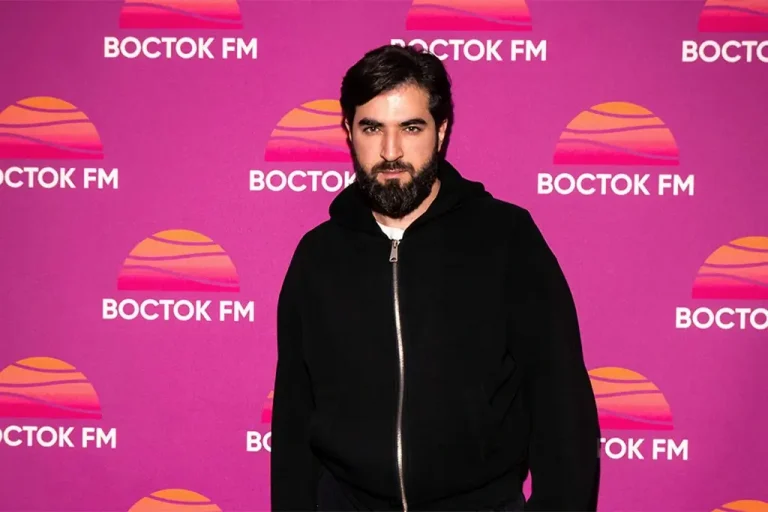 ELMAN рассказал о новых релизах, ИИ и семье в эфире «Восток FM»